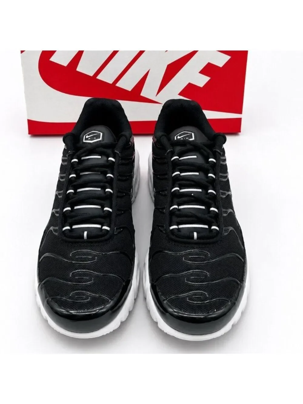 Nike Air Max Plus TN Black White Women’s 6.5 Running Shoes DM2362-001